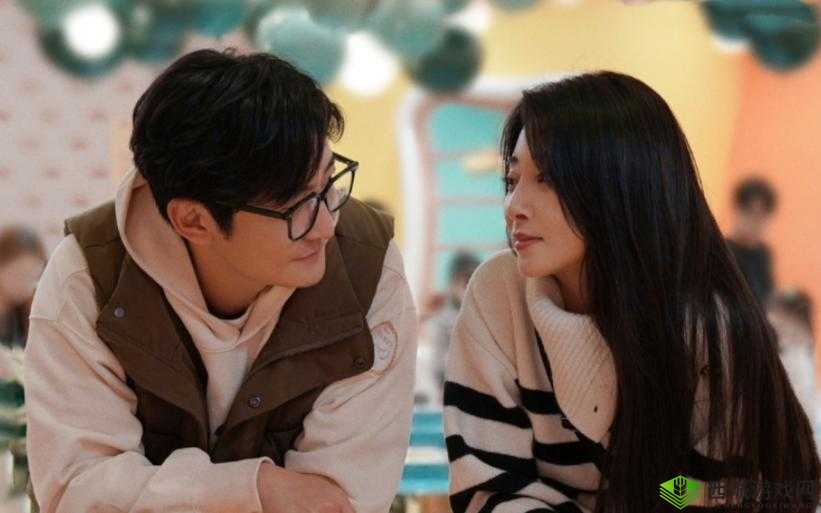 夫妻同看经典电视剧:共度美好时光